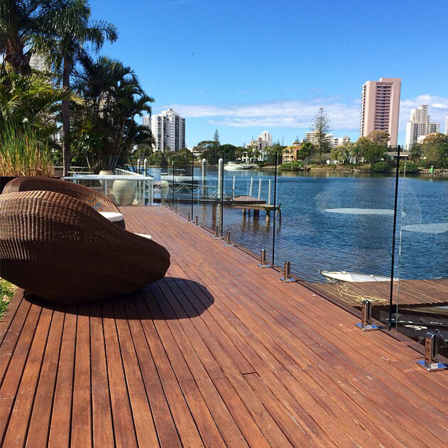 سطح السكنية جبل المقاوم للصدأ حنفية الزجاج الصلب لحمام السباحة / سطح السفينة / شرفة / تراس