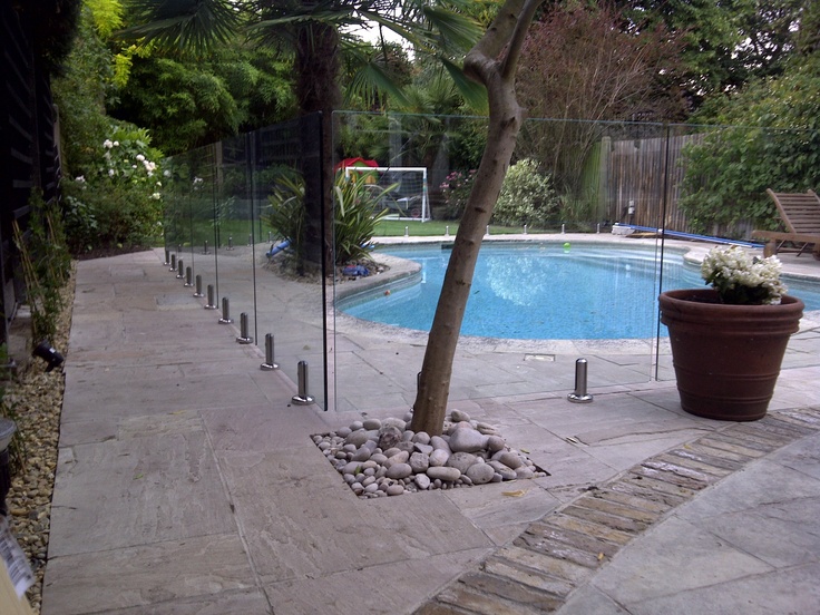 round base plate spigot for balcony railing design or frameless glass pool fencing