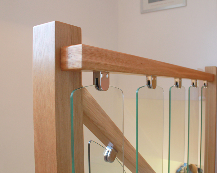 Größe 55x45x28mm aus gebürstetem Edelstahl Glasklemmen G105