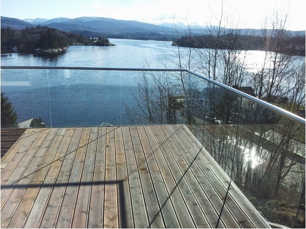 درابزين من الصلب المقاوم للصدأ درابزين الزجاج في الهواء الطلق