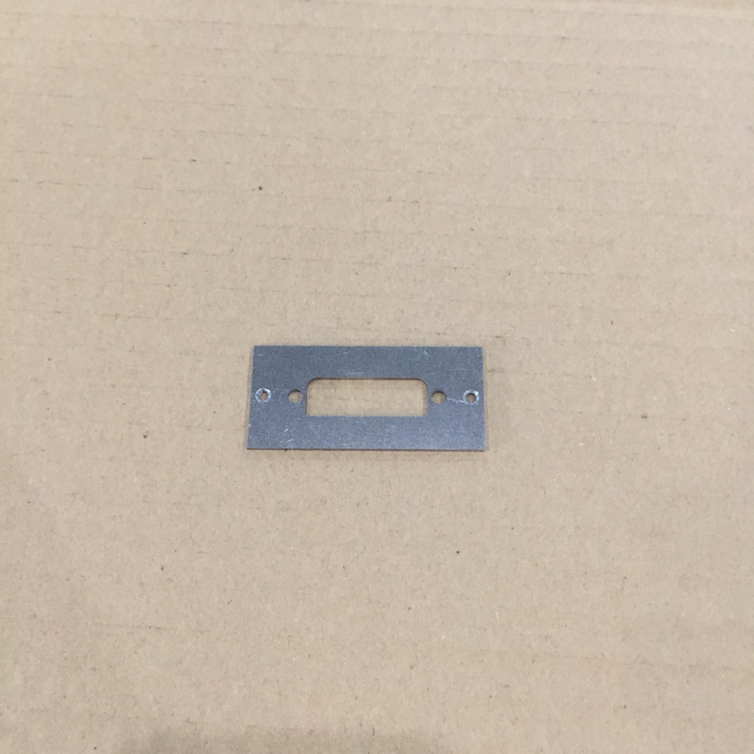 Fabricación de piezas de chapa de metal y láser de corte SPCC OEM metal personalizado