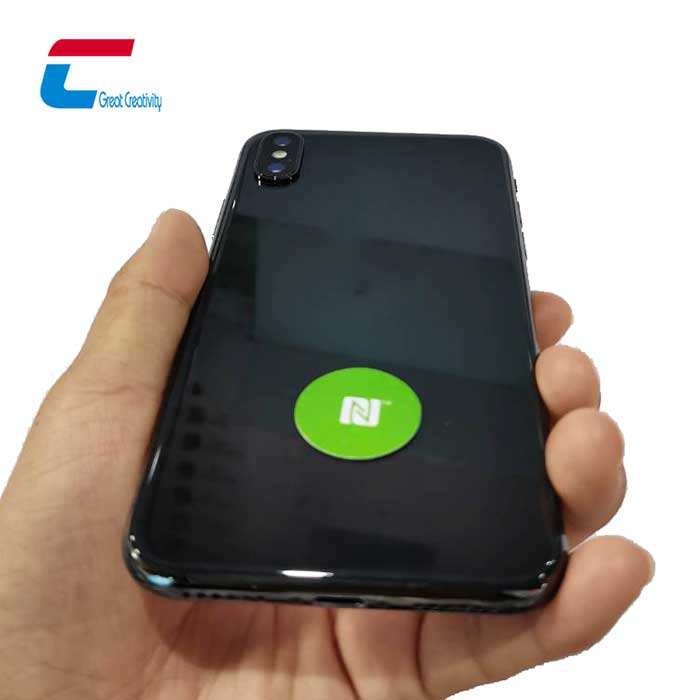 مشاركة الوسائط الاجتماعية المخصصة للهاتف المحمول NFC Tag مقاوم للماء علامات Epoxy NFC المورد