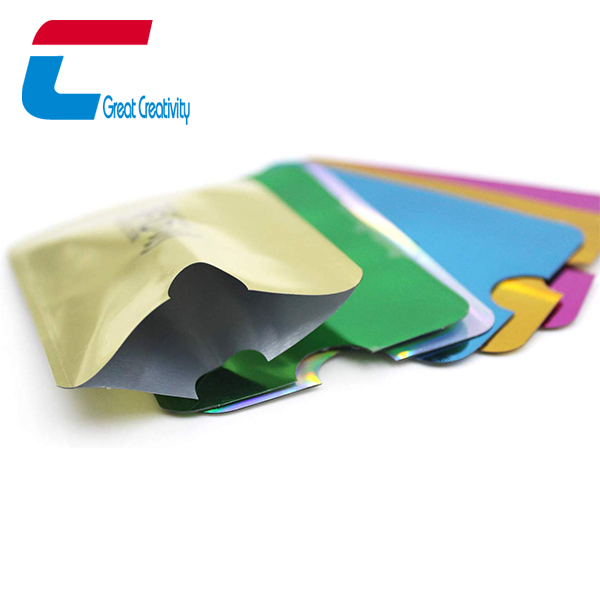 Produttore di manicotti di blocco RFID in plastica olografica in foglio di alluminio