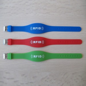 Braccialetto RFID in silicone doppia frequenza con pulsante Guarda