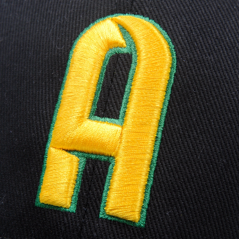 High Quality metallic patch baseball cap, metallic patch baseball cap