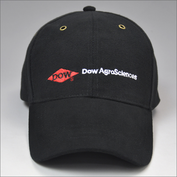 Baseball cap with metal buckle