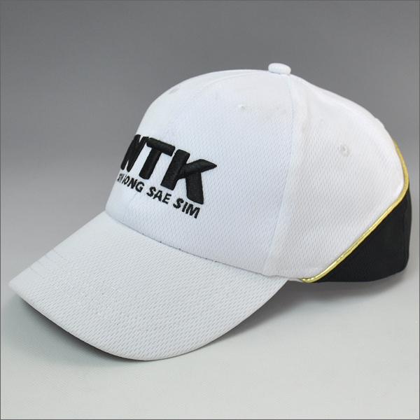 Embroidery sandwich mesh sports cap