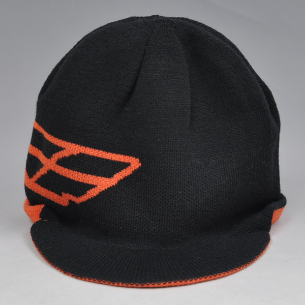 Reversible short brim beanie