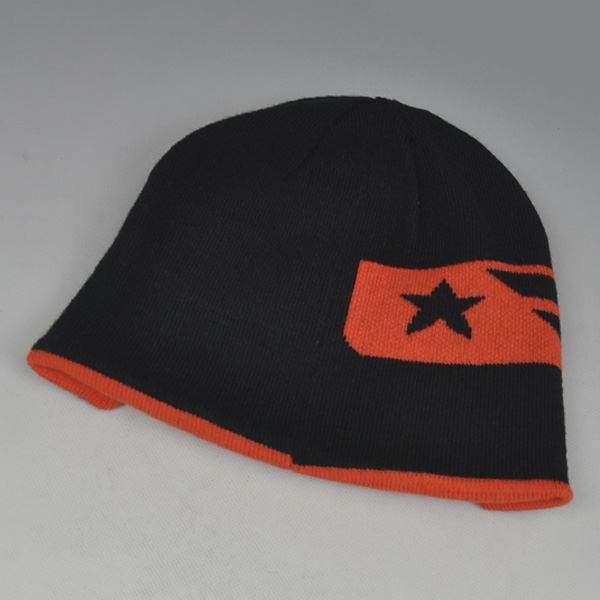 Reversible short brim beanie