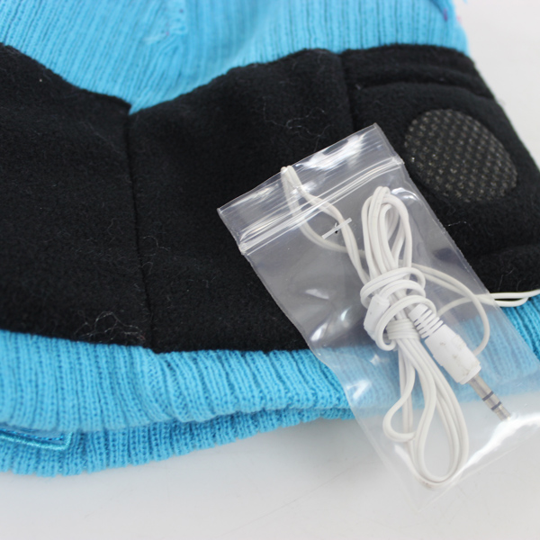 black cap for headphones with embroidery