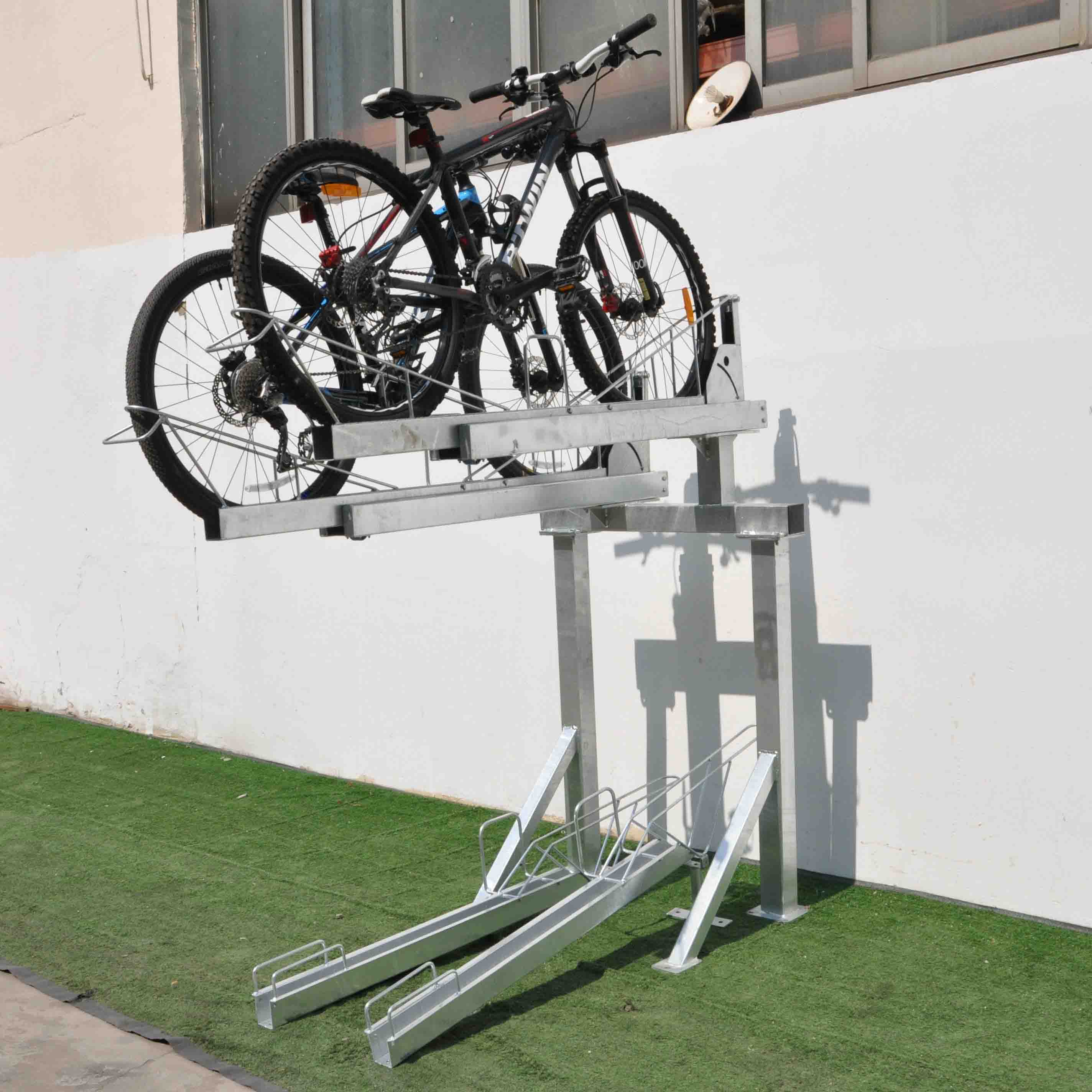 porcelana Estante de bicicleta de doble nivel de inmersión en caliente de acero al carbono para exteriores con ahorro de espacio personalizado fabricante Estante de bicicleta de doble nivel de inmersión en caliente de acero al carbono para exteriores con ahorro de espacio personalizado
