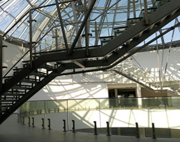 Kính cường lực nhiều lớp an toàn lan can ban công màu rõ ràng mờ trắng xám