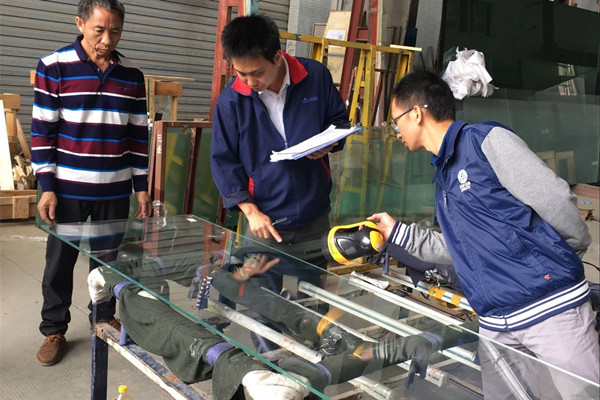 Chất lượng rất cao cực kỳ rõ ràng sắt thấp nhiều lớp kính Chất lượng rất cao cực kỳ rõ ràng sắt thấp nhiều lớp kính