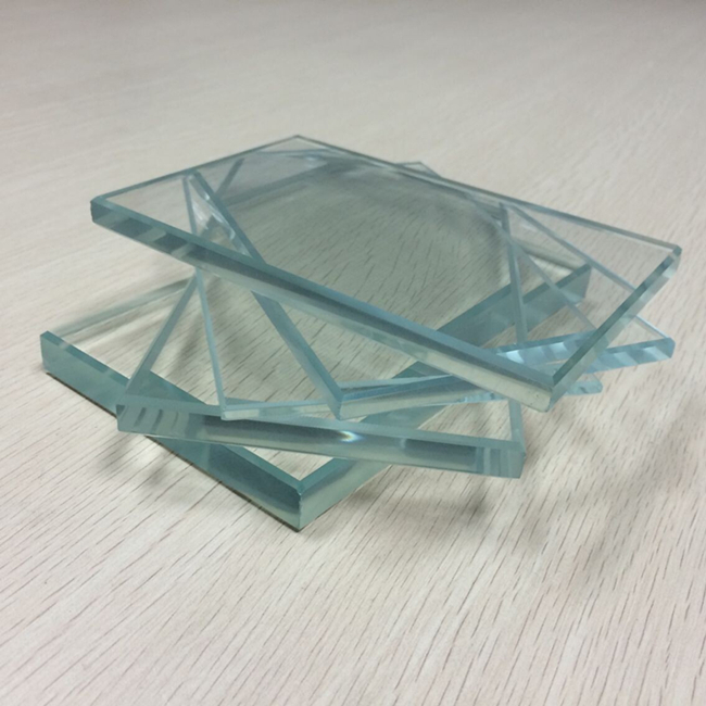 prix de 12mm verre faible teneur en fer, usine de verre extra clair de 12mm, fournisseur de verre optiwhite flotteur 12mm