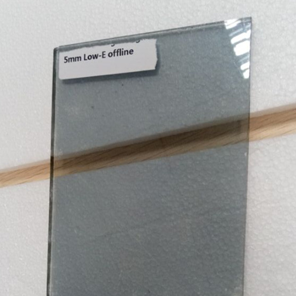 Paras laatu korkea läpäisevyys 5mm offline pinnoitettu low E lasi Kiina valmistaja