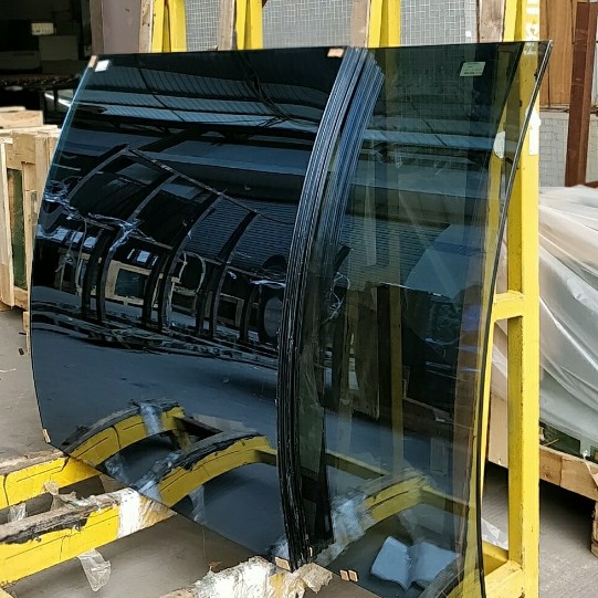 Chine usine en gros coloré sécurité réfléchissante trempé stratifié verre courbé prix