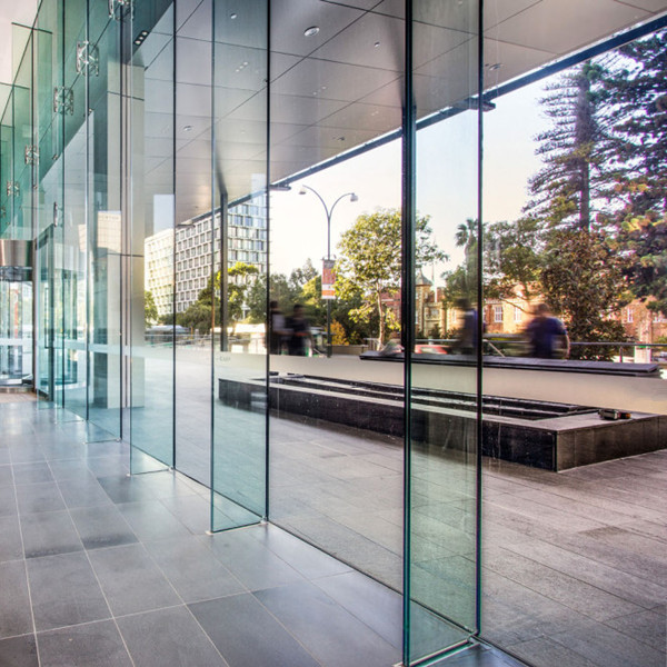 Chine haute qualité 3/4 "verre trempé vertical monolithique et palmes à double vitrage fabricant