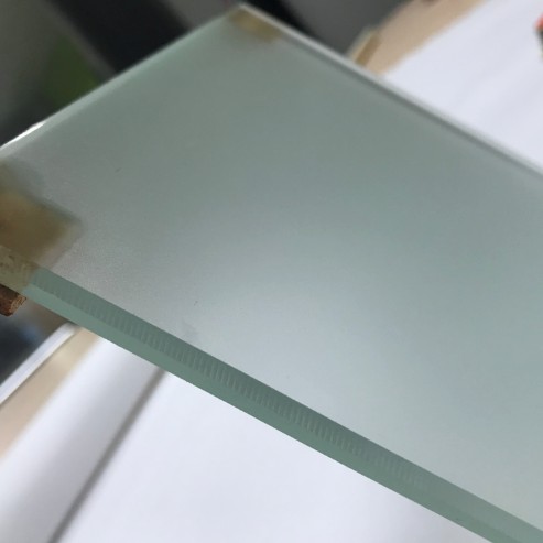 Çin işlenmiş cam fabrika kaynağı 5mm buzlu asit kazınmış güvenlik camı kazınmış