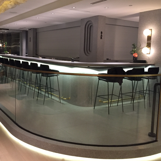 Chine splendide qualité VSG 13.14mm 13.52mm 6 + 6mm ultra clair faible fer trempé balcon balcon garde-corps balustrade fournisseurs de verre