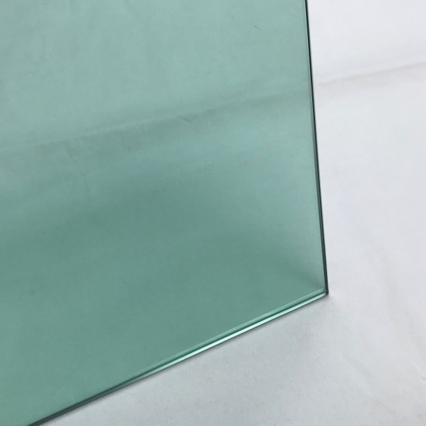 Glass factory in China 8mm light green heat soaked tempered glass prices