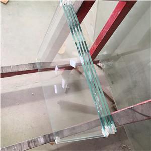 Verre trempé ultra clair de haute qualité de 12 mm, 1/2 fabricant de verre trempé à faible teneur en fer