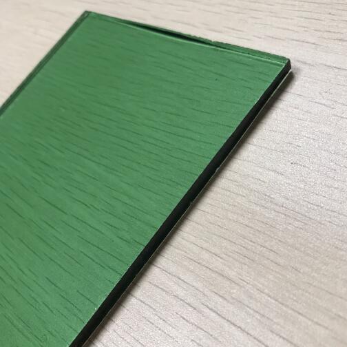 Stock disponible verre flotté teinté vert foncé de 4 mm fournisseur Chine