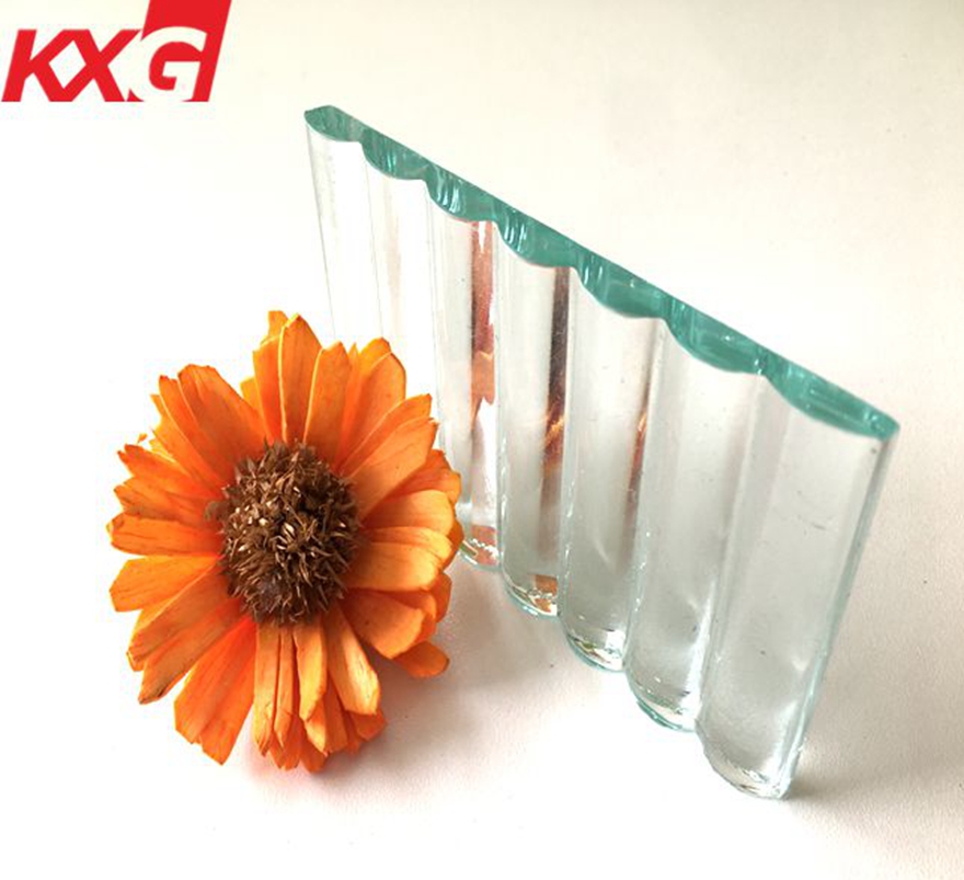 Clear pattern glass