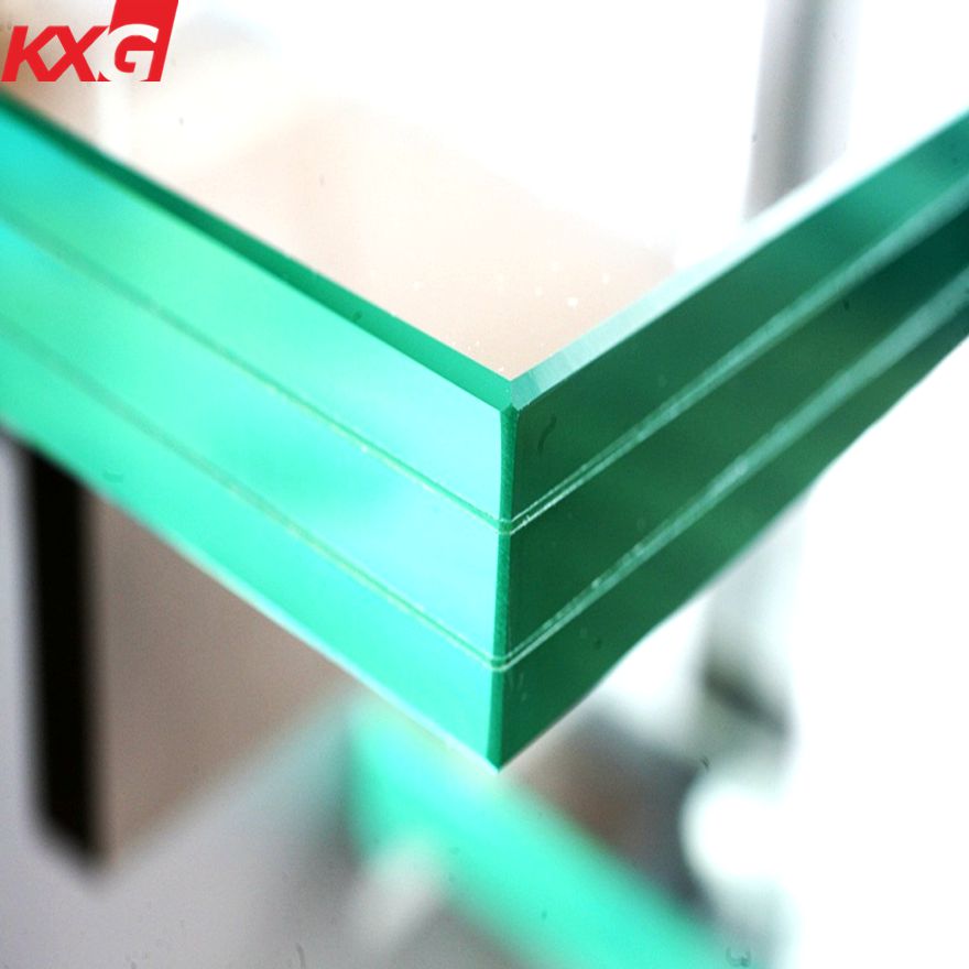Berkualiti tinggi 6 + 6 + 6mm, 8 + 8 + 8mm, 10 + 10 + 10mm tangga triple safety tempered laminated glass treads supplier