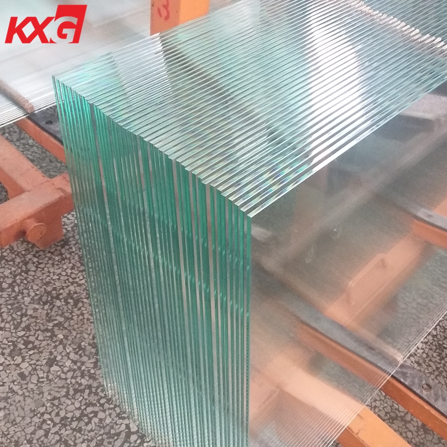 Kilang gelas kaca profesional China KXG menghasilkan 5mm tambahan kaca toughened yang jelas, kaca keselamatan rendah 5mm yang terburu-buru
