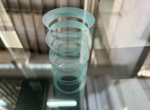 khác nhau giữa kính nóng tính và kính bình thường