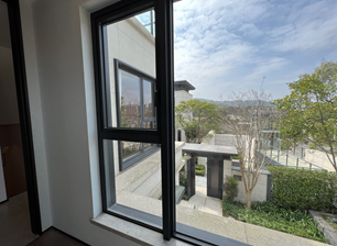 Sê -ri cửa sổ kính