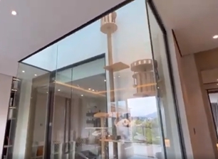 กระจกพาร์ติชันสำหรับห้องสัตว์เลี้ยง