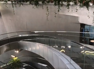 Valla curva de vidrio