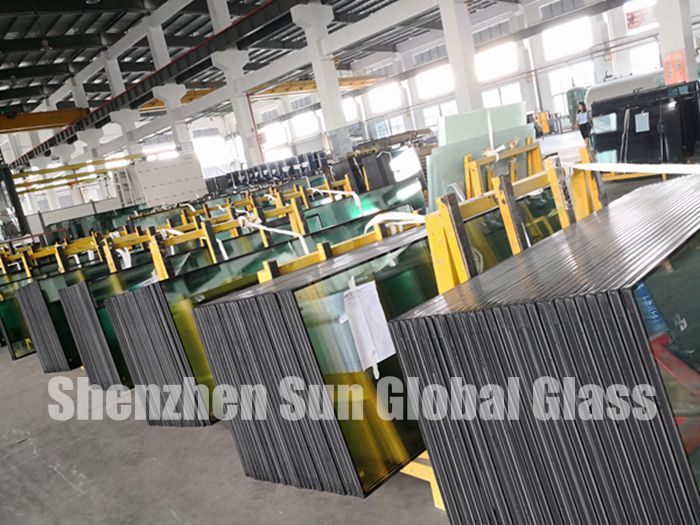 Building glass, laminated glass, padel court glass, shower glass, tempered glass, ribbed glass, fluted glass, glass railings, gradient glass, balcony glass, curved glass