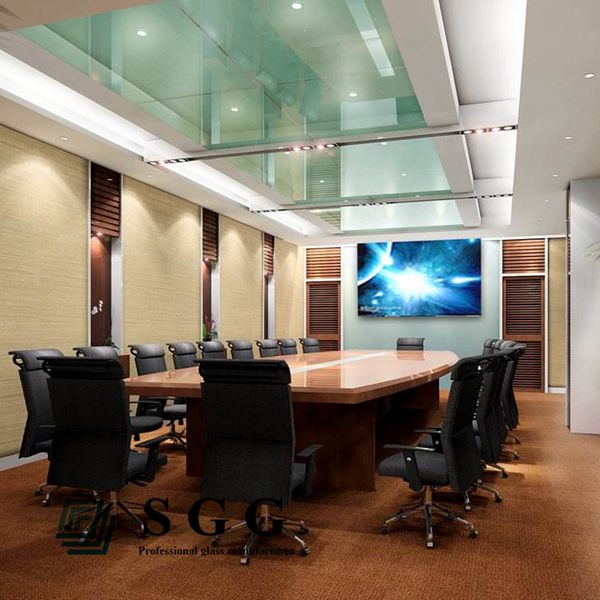 Come acquistare il soffitto di vetro?