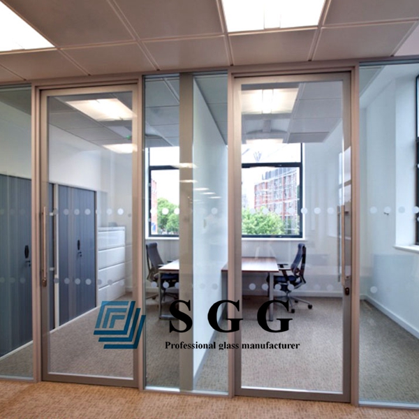 How to clean the stains on glass doors and glass windows easily?