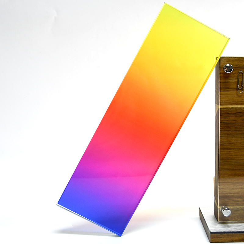 Budowa nieprzezroczystego, hartowanego szkła laminowanego gradientowego