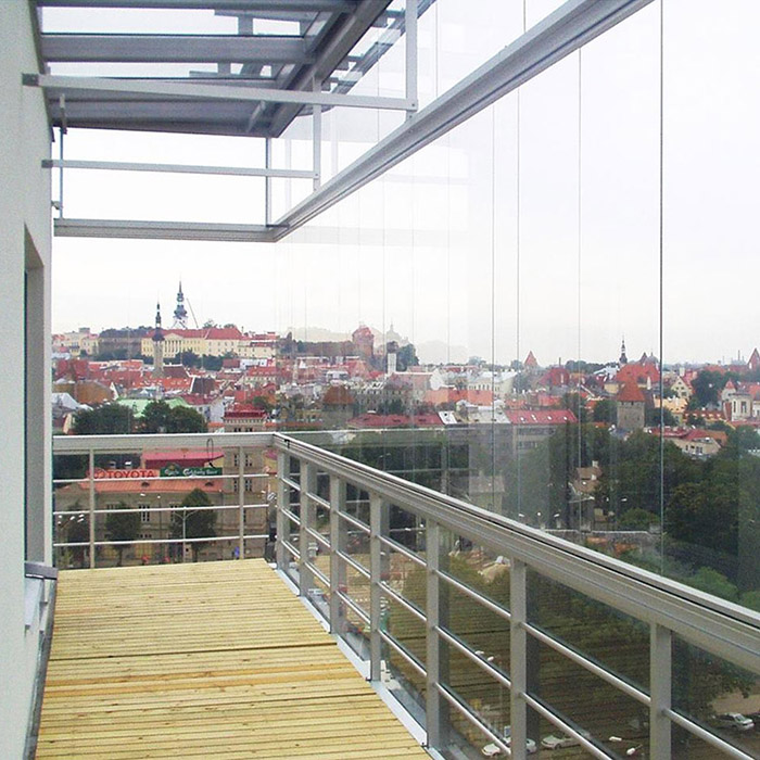 Kolme raidan push Pull Frameless Glass -ikkuna, 8 mm karkaistu lasi liukuva parveke ikkuna, 5 + 0,76 + 5 mm 4 + 0,76 + 4 mm laminoidut lasikilvit