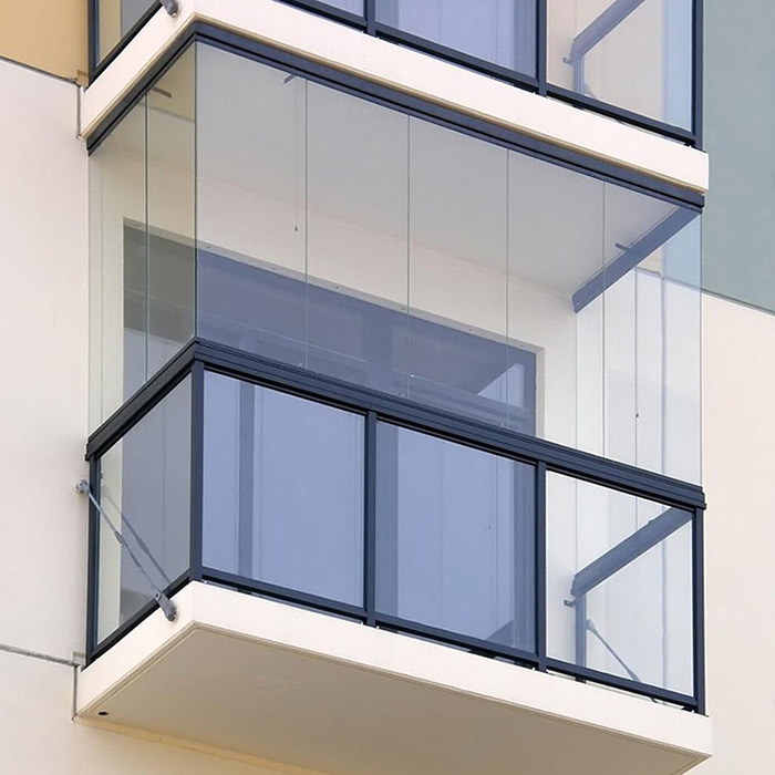 Kolme raidan push Pull Frameless Glass -ikkuna, 8 mm karkaistu lasi liukuva parveke ikkuna, 5 + 0,76 + 5 mm 4 + 0,76 + 4 mm laminoidut lasikilvit