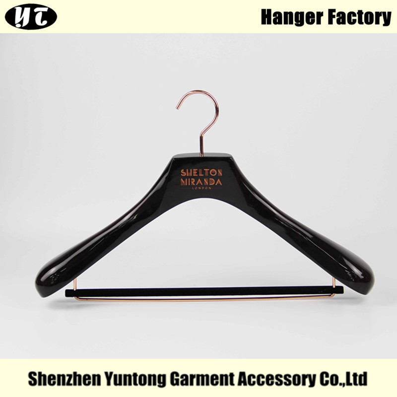 Couleur brune brillante pour l'usine de fournisseur de cintre en Chine de costumes en bois de luxe sur mesure [MSW 023]