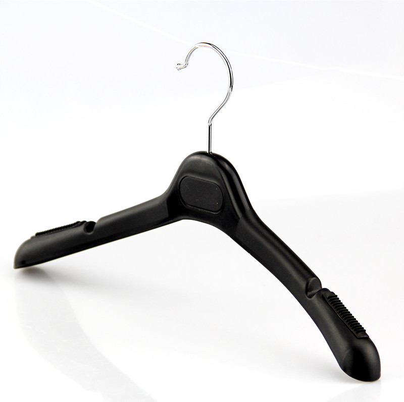 WTP-002 black plastic hanger wide shoulder plastic hanger for women