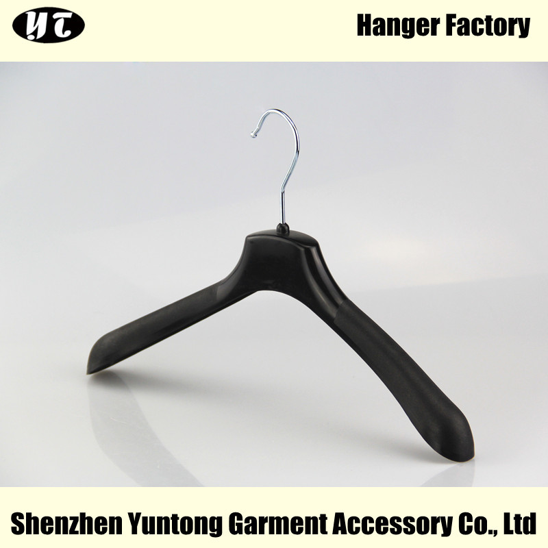 WTP-002 black plastic hanger wide shoulder plastic hanger for women