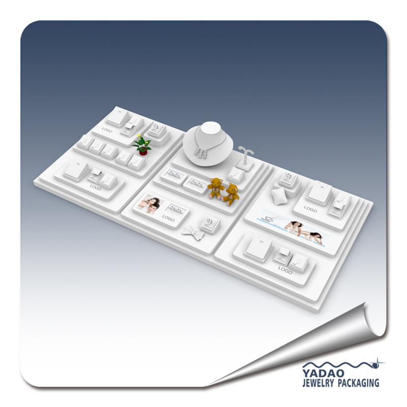 2017 Autumn New Design--- Simple and elegant leatherette jewelry display set with customized size and color and printed logo.