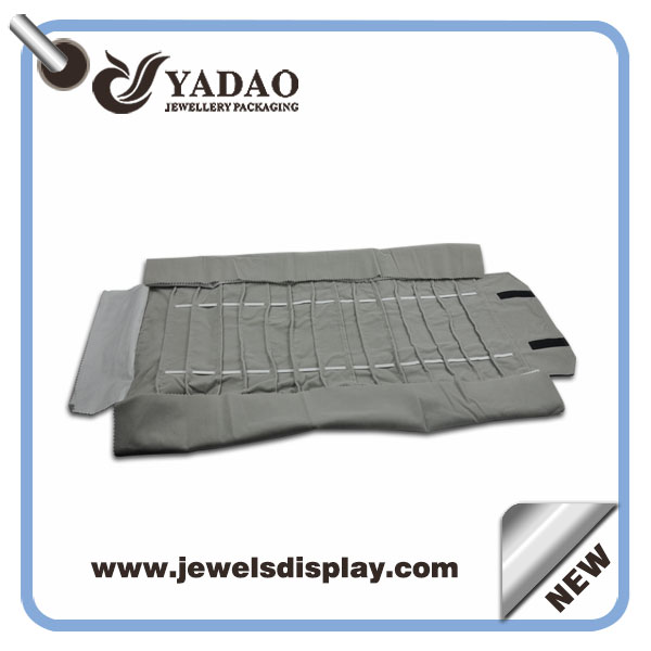 2017 Convenient Delicate Mini MOQ Sale Customize Velvet / Leather Roller Pouch Jewels Packaging From Yadao