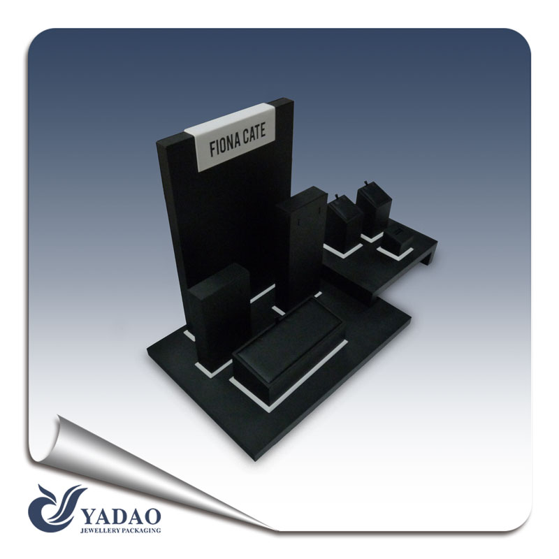 2017 hot sale elegant handmade pu leather jewelry display set for necklaces,pendants,rings,earrings,bracelets and bangles with good quality