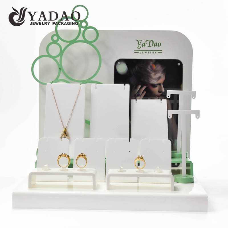 Adorable Bulk Sale wonderful color comfortable samll easy-to -take acrylic jewelry display props/cases