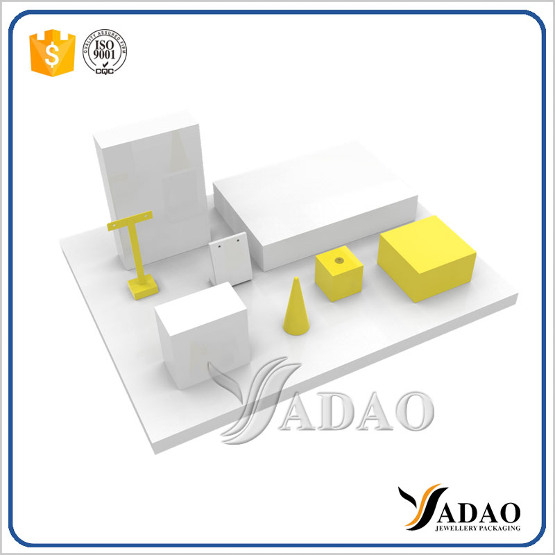 China set display jewelry wholesale to take expensive jewelry, wood lacquer finish rings display material to showcase jewelry display