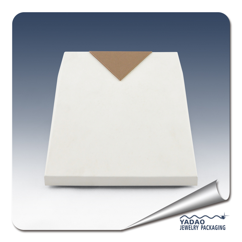 Chinese manufacturer of Classic black leather and wood bust and portrait  for neckalce and jewellery showcase and exhibition with sample and logo available in factory price