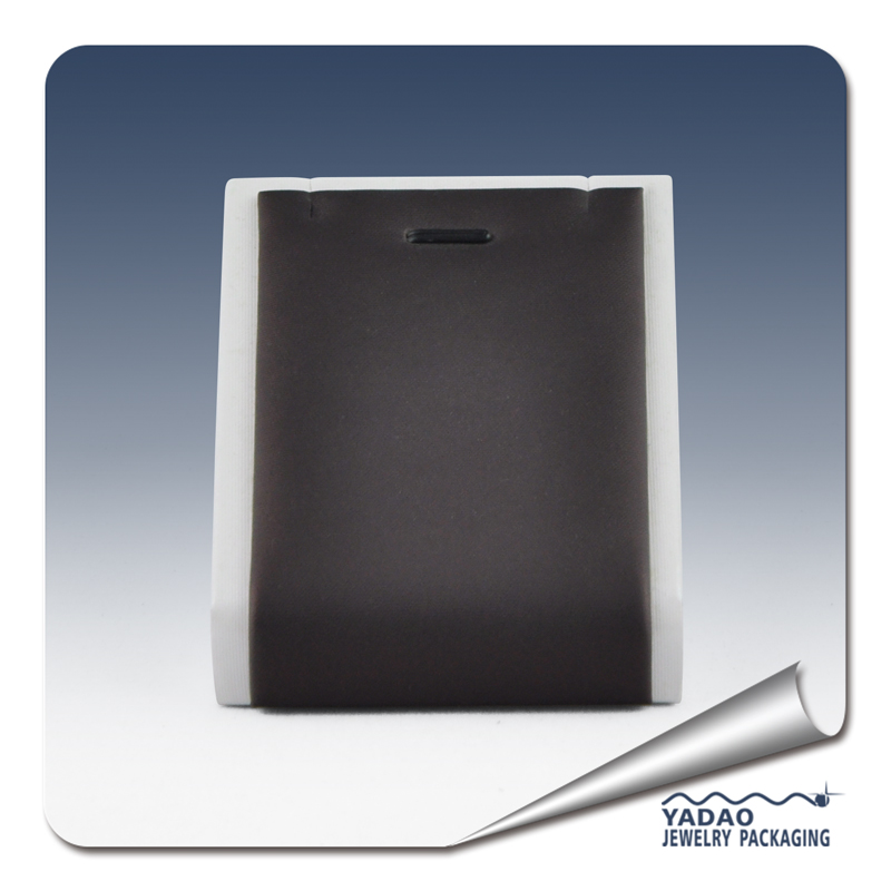 Chinese manufacturer of leather and wood jewelry display holder for pendant display  with factory price