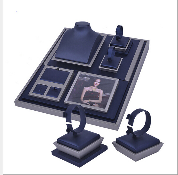 Commercial luxury wood jewelry display customized luxury wooden jewelry display set for jewelry shop showcase Bangle/ Bracelet Display Holder